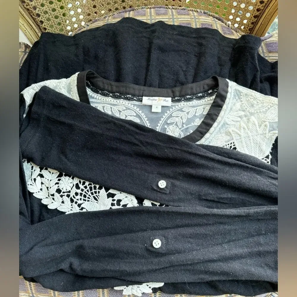 ANTHROPOLOGIE MEADOW RUE BLACK AND WHITE LACE LONG SLEEVE TOP SMALL